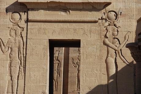 08_Closeup-Pylon-Tempel-von-Philae-Assuan-Aegypten-Nilkreuzfahrt