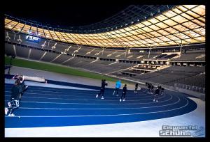 EISWUERFELIMSCHUH - NIKE BERLIN Womens Run Kick Off Olympiastadion (39)
