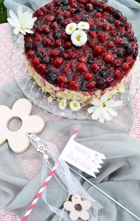Wir feiern Geburtstag! Topfen-Joghurt-Torte mit Himbeeren