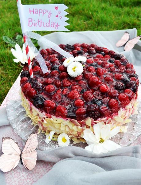 Wir feiern Geburtstag! Topfen-Joghurt-Torte mit Himbeeren