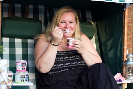Sommerverlosung: Gewinne Frozen Yoghurt  von Moevenpick und einen tollen Strandkorb