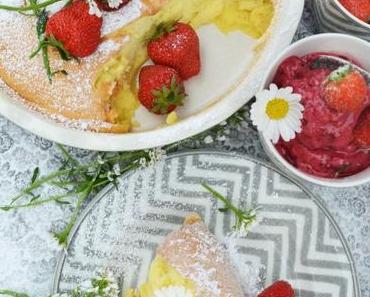 Da schwebt man auf “Villa Sieben”! Luftiger Eierkuchen mit Erdbeeren und Beereneis
