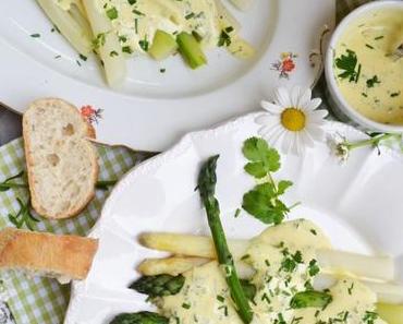 Fabelhaft französisch! Pochierter Spargel mit Sauce Mousseline