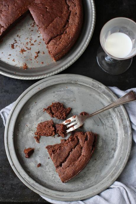Dinkel Erdmandelmehl Schokoladenkuchen