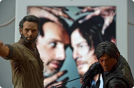 #twd (16) The Walking Dead McFarlane Action Figure Deluxe Rick Grimes and Daryl Dixon