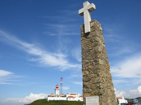 11_Westlichster-Punkt-Europas-Leuchtturm-Faro-Cabo-da-Roca-Kreuz-Portugal