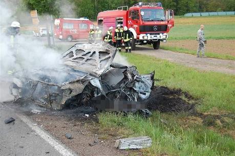 Autounfall Reichenbach-Steegen und Mackenbach - Autofahrer verbrennt im Wrack@Polizei Kaiserslautern