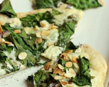 Flammkuchen mit frisch geerntetem Spinat oder Neues aus dem Saisongarten