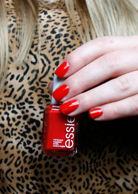 [Lacke] essie - happy wife happy life