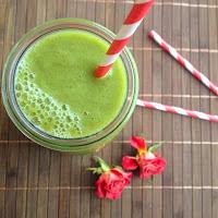 Green Morning Smoothie: frischer Drink mit Petersilie und Minze