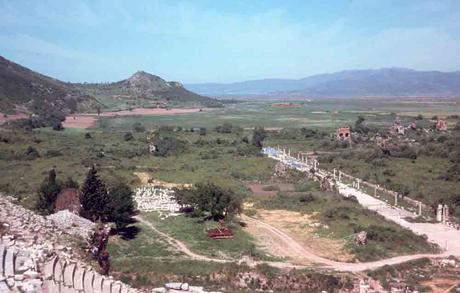 Ephesus, Hafenstrasse mit Gefängnis des Paulus
