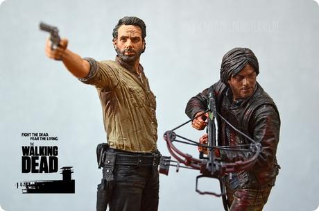 #twd (03) The Walking Dead McFarlane Action Figure Deluxe Rick Grimes and Daryl Dixon