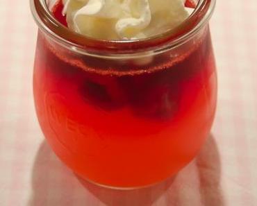 Rhabarber-Götterspeise mit Himbeeren