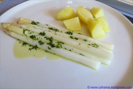 comp_CR_IMG_4815_Spargel_PetersilienKnoblauchButter
