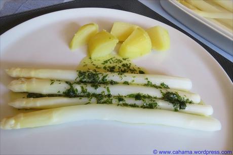 comp_CR_IMG_4809_Spargel_PetersilienKnoblauchButter