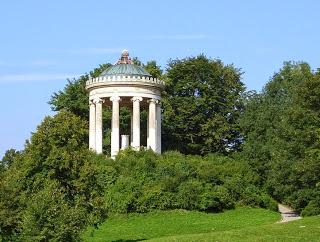 Monopteros (Tempel) im Englischen Garten zu München