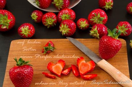 Erdbeer-Herzen-schneiden (3 von 3)