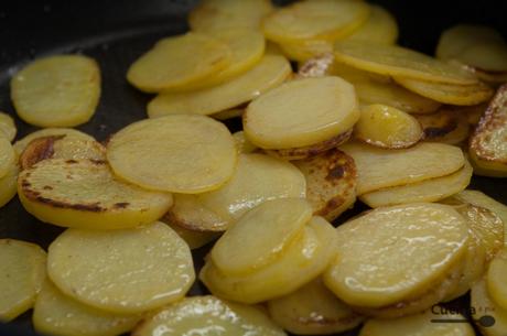 Kartoffeltarte-making-1