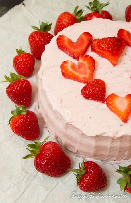 Erdbeer-Herz-Torte (4 von 8)